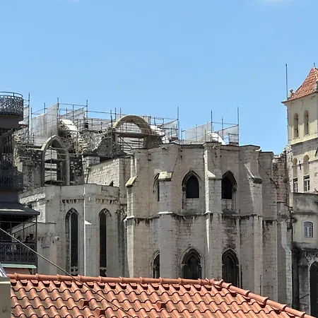 The Romantic Nest - The Perfect Getaway At Downtown, 6th-floor No Lift Apartment Lisbon
